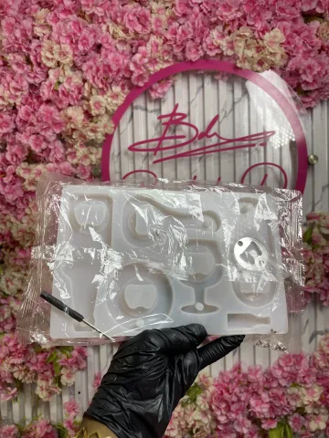 OPENER MOLD
