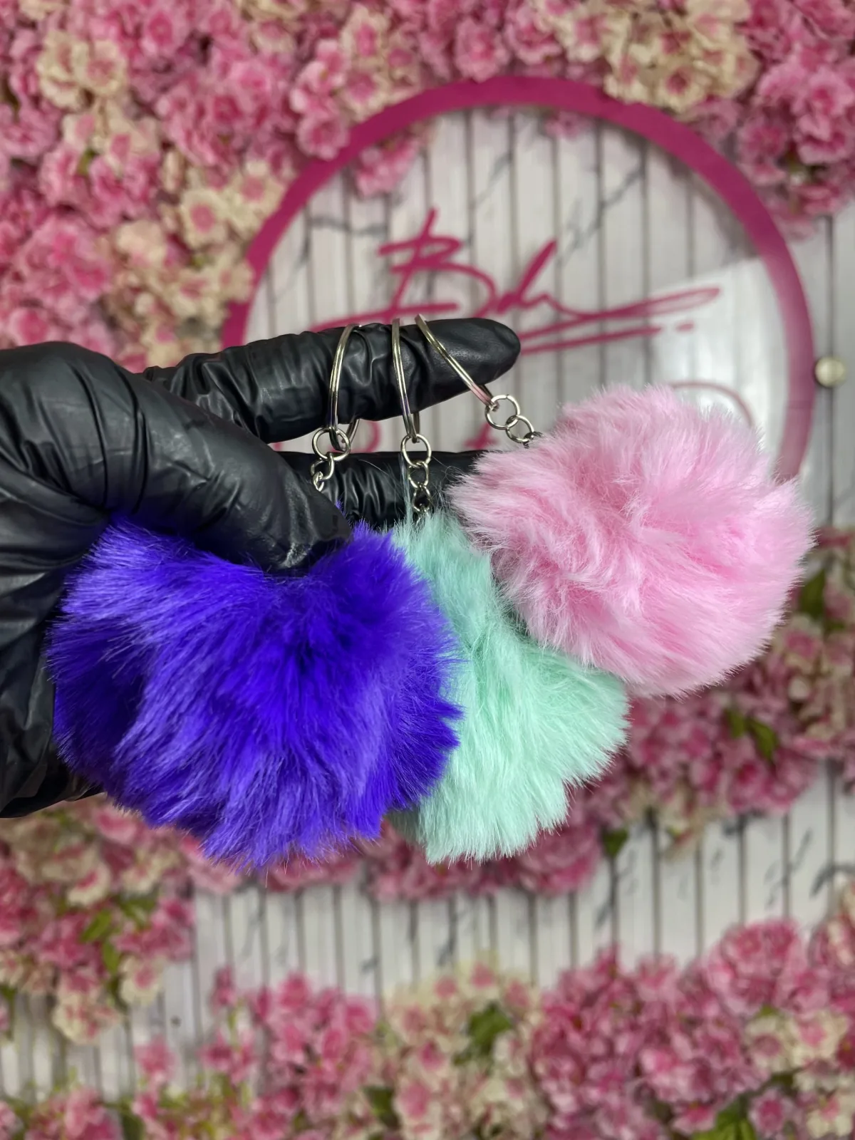 BIG POM POM WITH KEYCHAIN