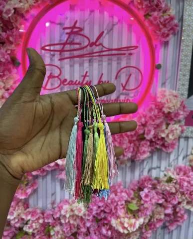 SMALL TASSEL DOZEN