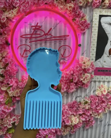 AFRO COMB