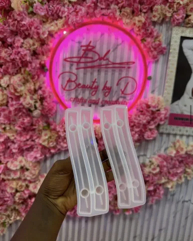 TRAY HANDLE MOLD